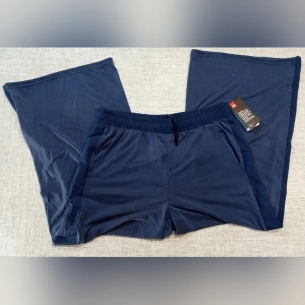 UA Size 10 Women's Blue Wide Leg Lightweight Pants‎ NWT